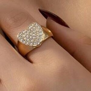 Gold heart ring